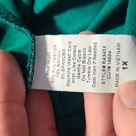 Top Size 1X Short Sleeve Lightweight Festive Holiday Party Career Office Classic - Picture 6 of 6